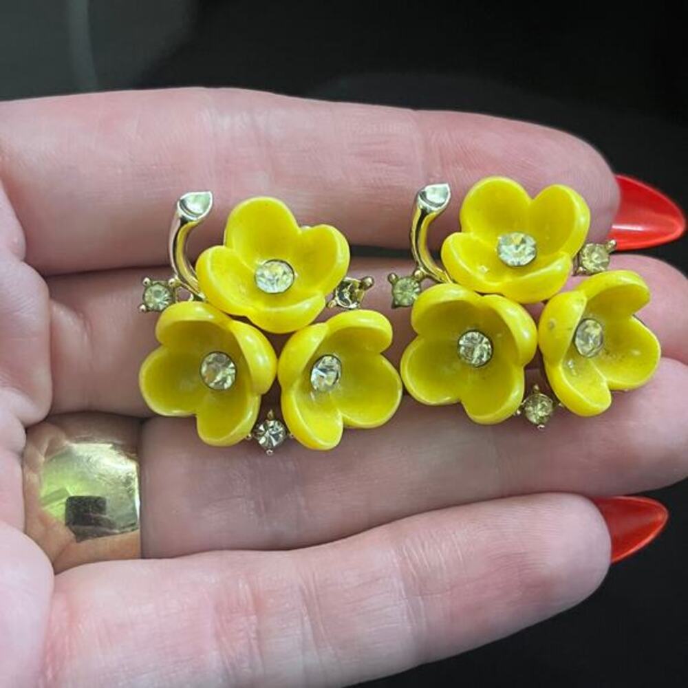Vintage Signed Bright Sunny HAPPY Yellow Flower Rhinestone Earrings Clip-on